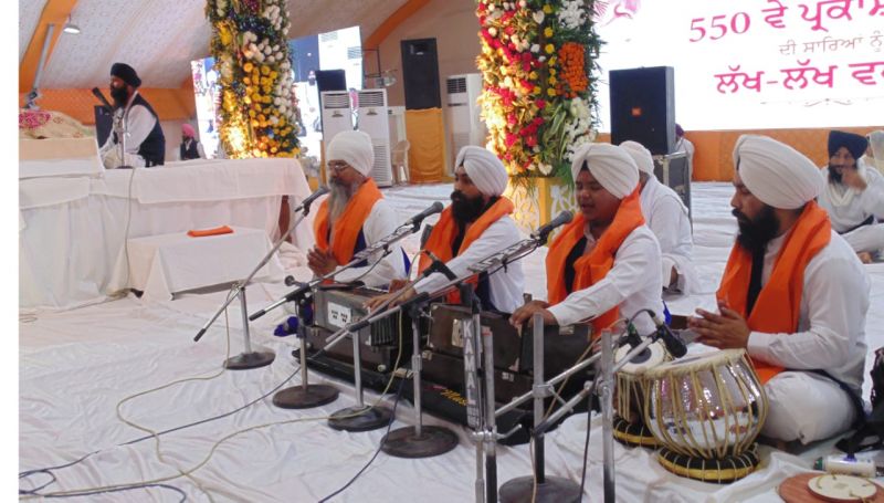 Kirtan darbar at Sultanpur Lodhi