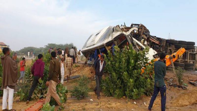 14 killed as bus, truck collide in Rajasthan's Bikaner