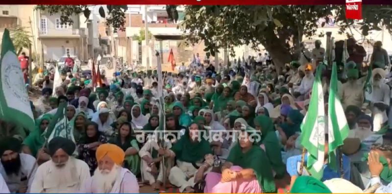 Farmers Protest outside police station in Barnala 
