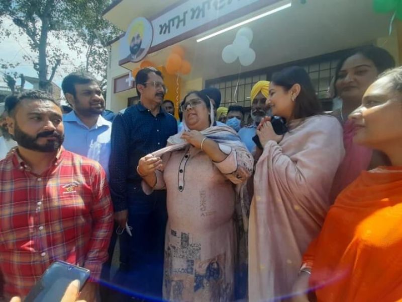  MLA Sarvjit Kaur Manunke inaugurated the 'Aam Aadmi Mohalla Clinic'