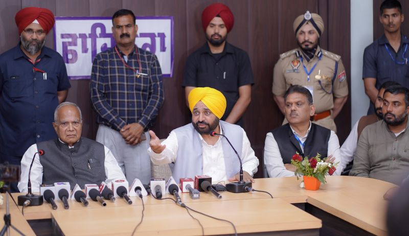 PUNJAB GOVERNOR BANWARILAL PUROHIT AND CHIEF MINISTER BHAGWANT MANN COME TOGETHER IN FAZILKA