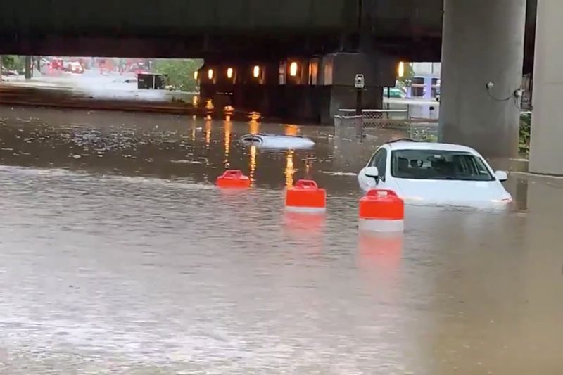  US-Canada crossing closed, entire area affected by floods