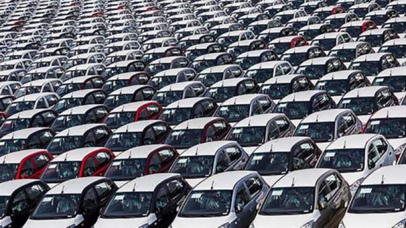 India's passenger vehicles sales drop 31% in July