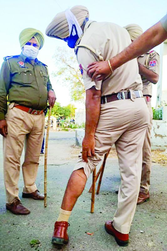 ਜ਼ਖ਼ਮੀ ਪੁਲਿਸ ਮੁਲਾਜ਼ਮ