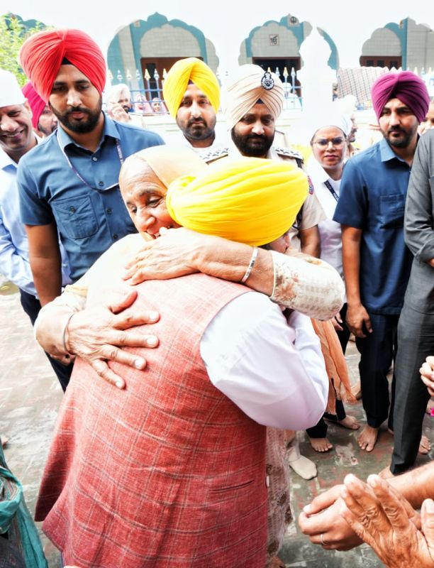 CM Bhagwant Mann paid obeisance at Satoj village 