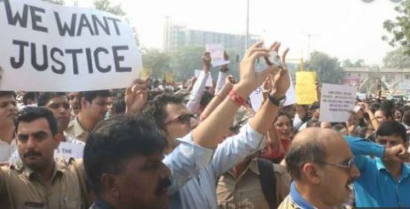 Delhi police Protesting 