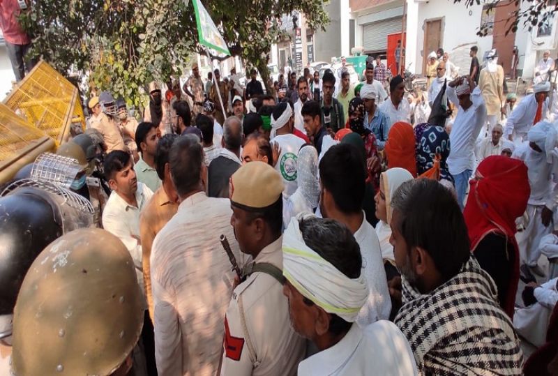 Farmers gathered against Dushyant Chautala in Jind