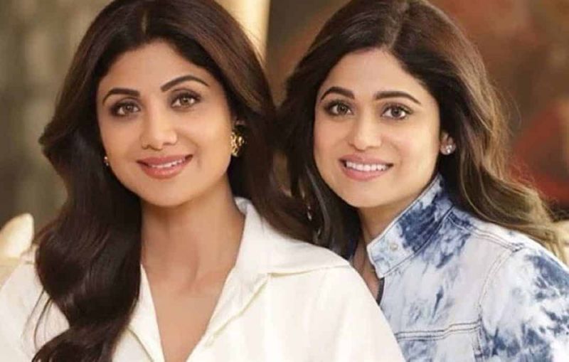 Shamita  Shetty with Sister Shilpa Shetty