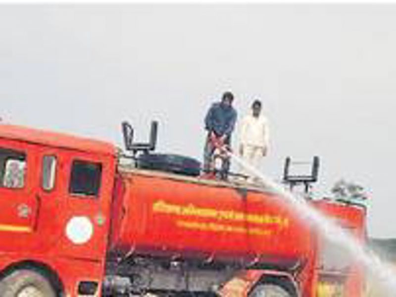 Fire brigade extinguish fire