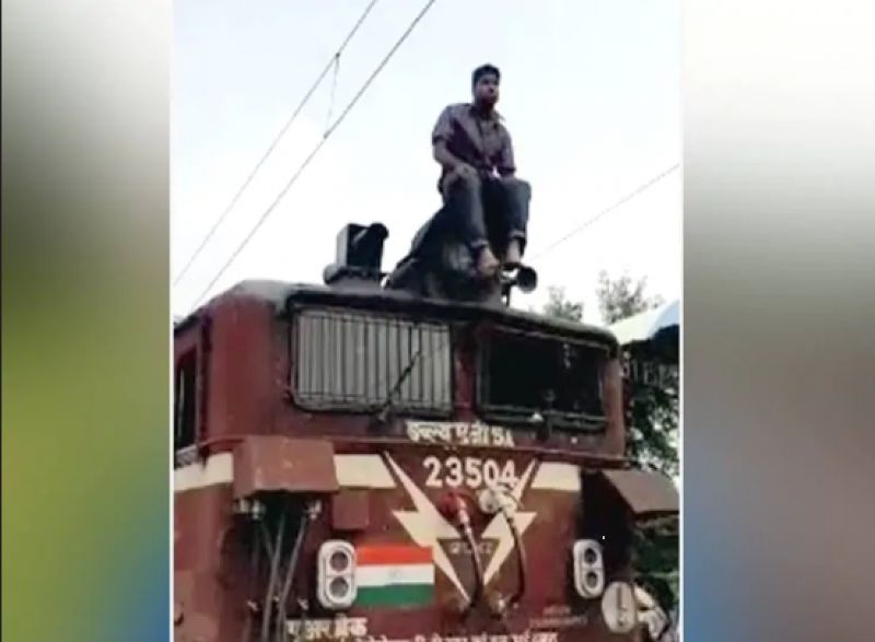 Youth climbed train shouting and questioning Chandrayaan 2