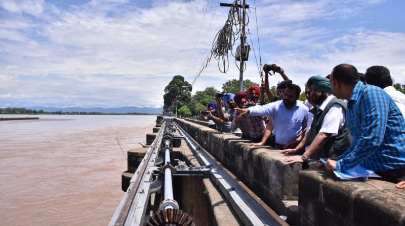 Capt. Amarinder Singh visits flood affected areas at Ropar