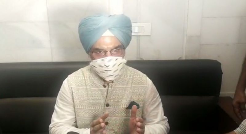 Taranjit Singh Sandhu paid obeisance at Sachkhand Sri Harmandir Sahib