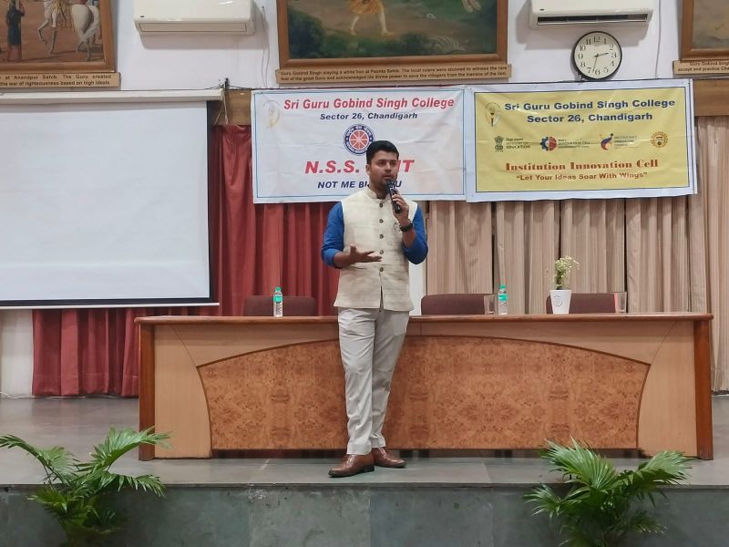  SGGS College celebrated Khadi Mahautsav and Dan Utsav