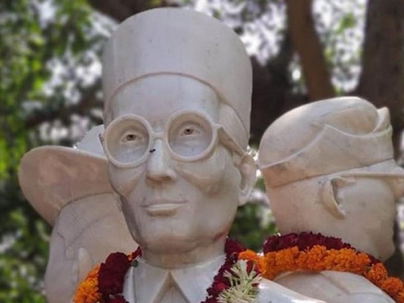NSUI blackens Veer Savarkar’s bust installed at Delhi University