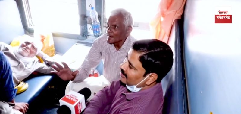 Farmers stop train in Sirhind