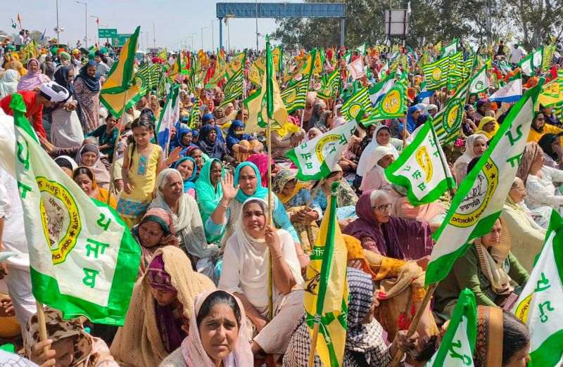 Women farmers protest at punjab haryana border