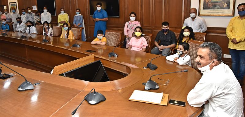 Education Minister felicitates ‘Ambassadors of Hope’ winners of five more districts with Apple iPads, Laptops, Android Tablets