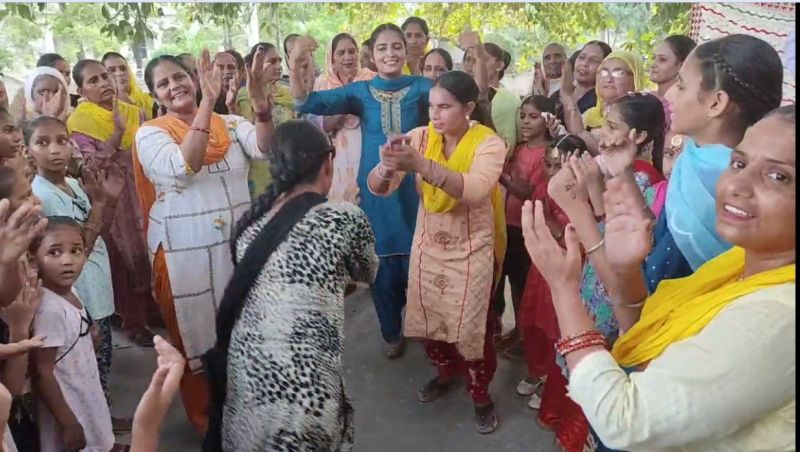 The color of the peasant movement on teej