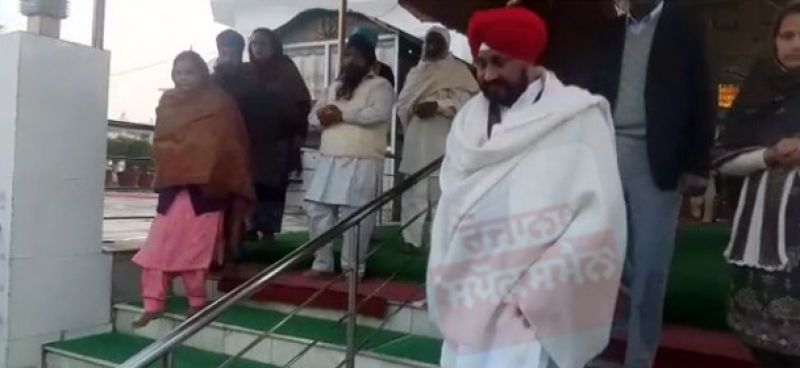 Charanjit Singh Channi offers prayers at Gurudwara Sri Katalgarh Sahib