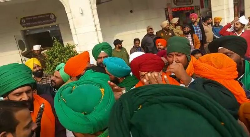 Rakesh Tikait at Darbar Sahib 