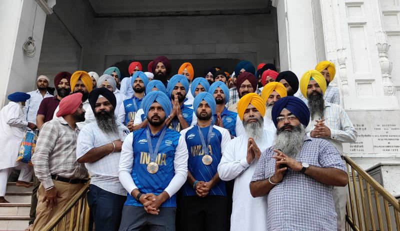  Hockey Team Players of the paid obeisance at Darbar Sahib news