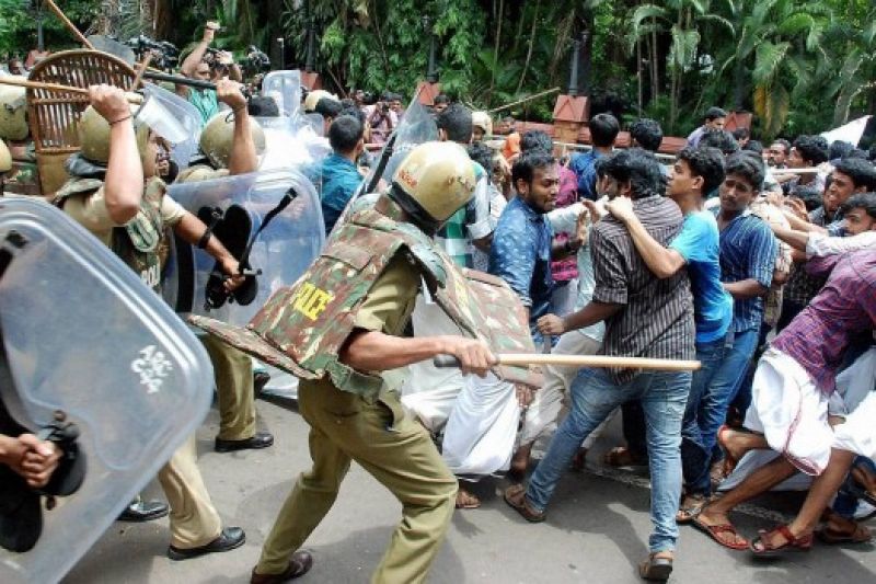 Gujarat tear gas shells left on Farmers, 60 people detained