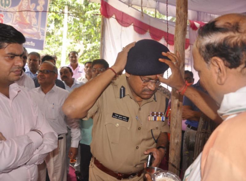 Flowers on Kanwadiyas with Helicopter 