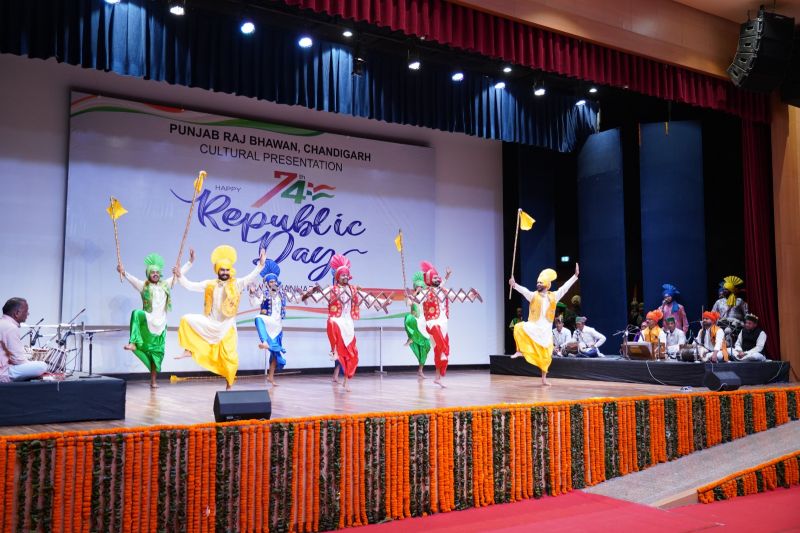  Punjab Governor Banwarilal Purohit hosted the event at home