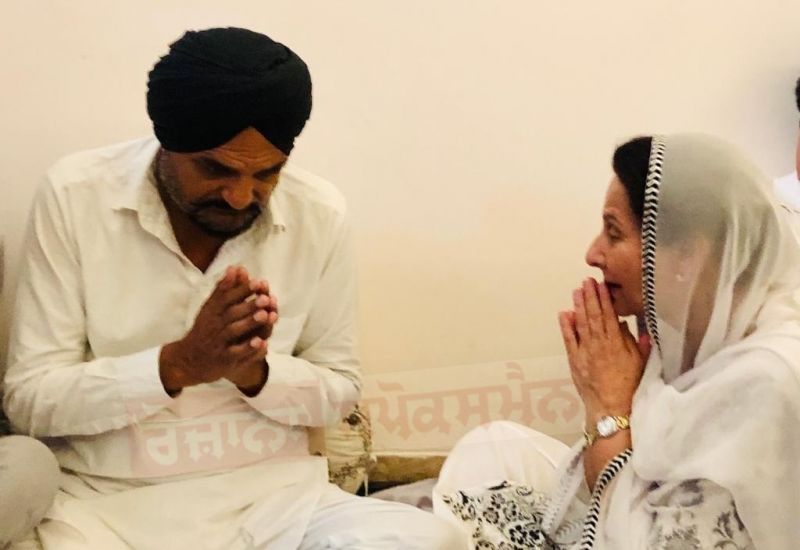 MP Preneet Kaur with late Sidhu Musewala's family