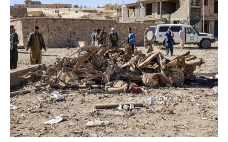 Suicide car bomb explodes