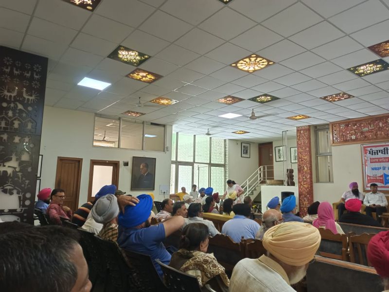 Journalists don't just write news but also good at poetry!