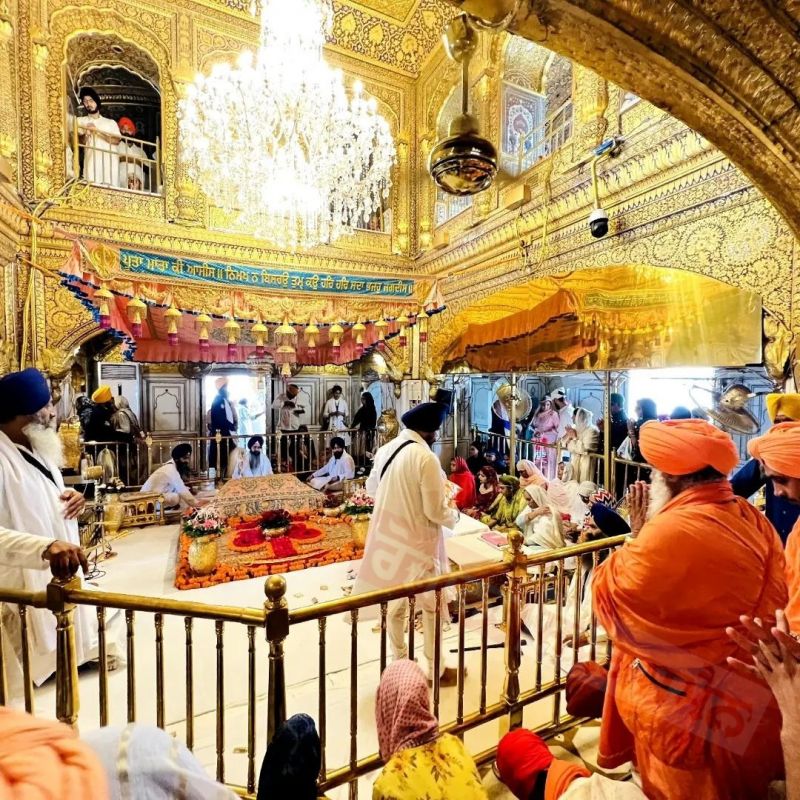  Rajya Sabha member and environmentalist Sant Sicheval paid obeisance at Sri Darbar Sahib