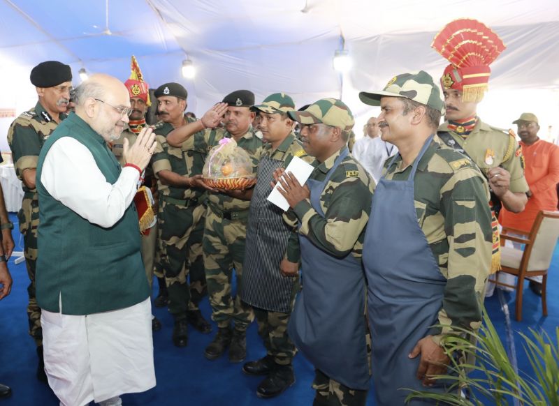 Amit Shah inaugurates Indo-Pak border viewing point in Gujarat's Nada Bet