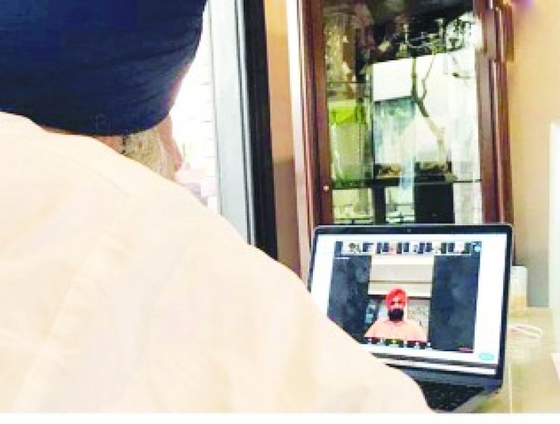  ਪਾਰਟੀ ਪ੍ਰਧਾਨ ਸੁਖਬੀਰ ਸਿੰਘ ਬਾਦਲ ਹਲਕਾ ਇੰਚਾਰਜ ਰਾਣਾ ਰਣਜੀਤ ਸਿੰਘ ਗਿੱਲ ਨਾਲ ਕੋਰੋਨਾ ਵਾਇਰਸ ਦੀ ਸਥਿਤੀ ਸਬੰਧੀ ਵੀਡਿਓ ਕਾਨਫਰੰਸ ਰਾਹੀਂ ਵਿਚਾਰ ਵਟਾਦਰਾ ਕਰਦੇ ਹੋਏ।