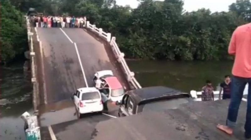 Bridge collapses in Junagadh