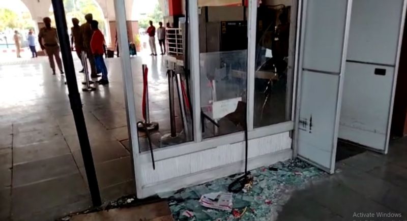 Youths vandalize railway station in Ludhiana over Agnipath scheme, 17 trains canceled