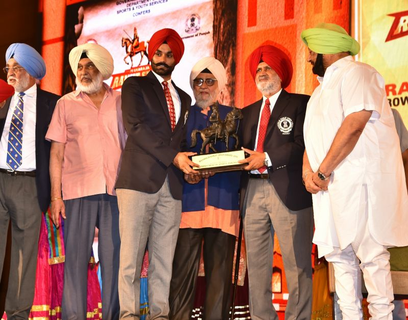 Honours sportspersons with Maharaja Ranjit Singh Award