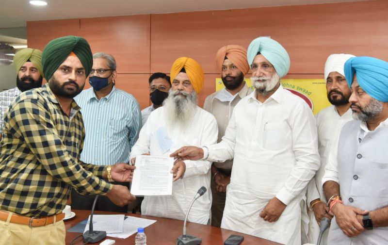 Sukhjinder Randhawa hands over appointment letters to heirs of 23 deceased employees of Budhewal Sugar Mill