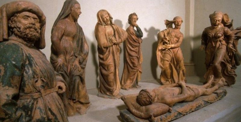 statues made of terracottes