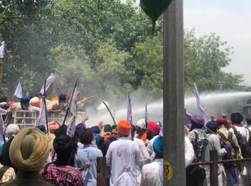 Lathi charge on farmers