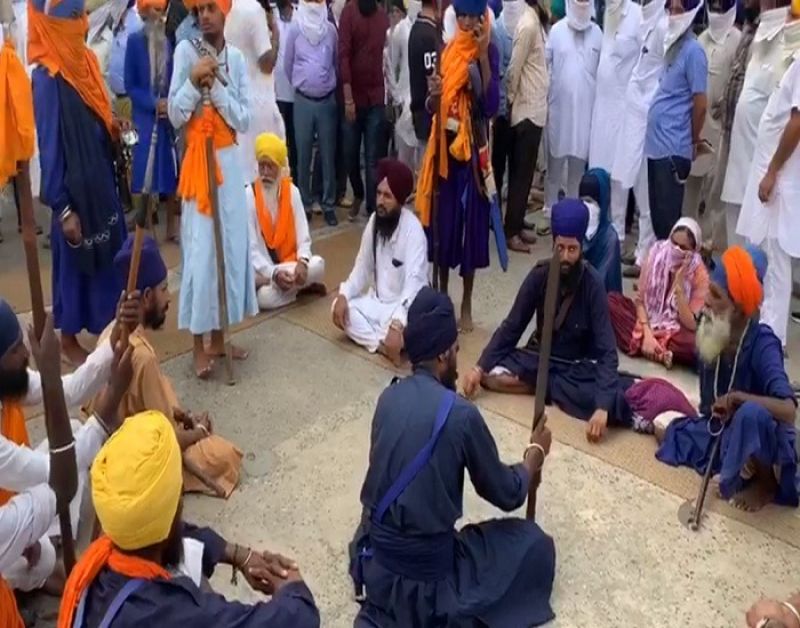 Sikhs Protest Outside SGPC Office