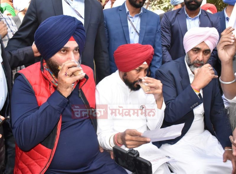 CM Charanjit Singh Channi and Navjot Sidhu