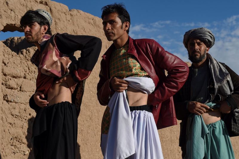 'One kidney village': The Afghans selling organs to survive