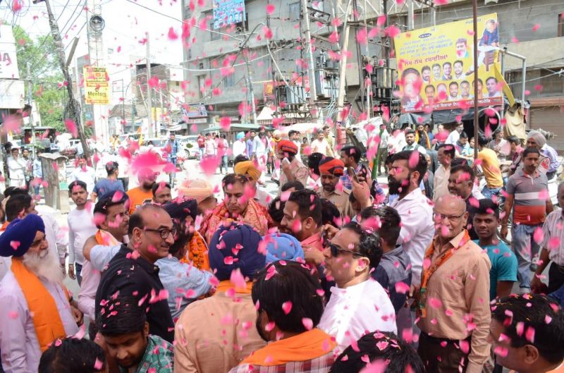 Maheshinder Grewal, Road Show