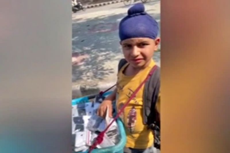 Punjab CM comes to aid boy selling socks