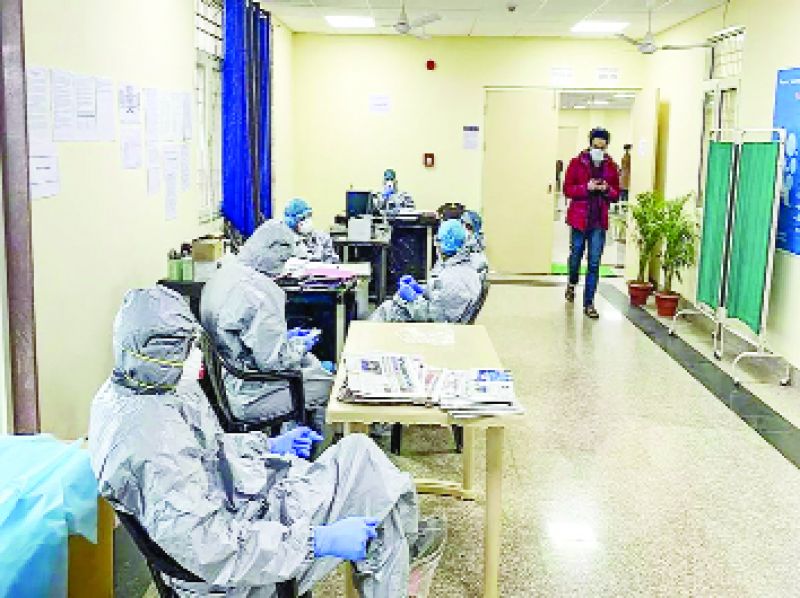 ਕੋਰੋਨਾ ਵਾਇਰਸ ਮਰੀਜ਼ਾਂ ਦਾ ਇਲਾਜ ਕਰਨ ਵਾਲੇ ਨਵੀਂ ਦਿੱਲੀ ਦੇ ਇਕ ਹਸਪਤਾਲ ਅੰਦਰਲਾ ਦ੍ਰਿਸ਼।