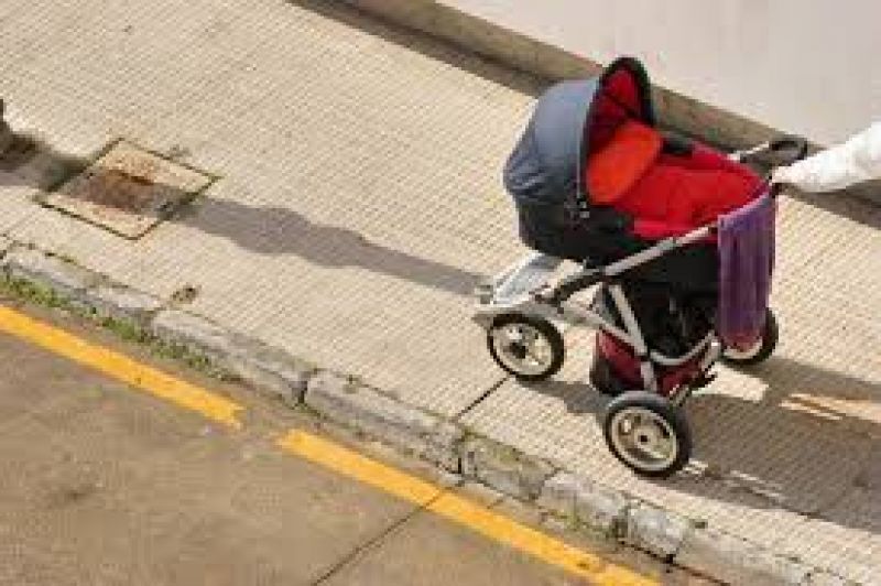 Babies in prams exposed to 60% more pollution than parents
