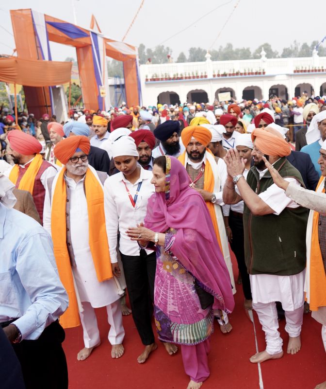 Punjab Chief Minister Captain Amarinder Singh conveying best wishes on the occasion of 550th Prakash Purb of Sri Guru Nanak Dev Ji at Gurdwara Sri Ber Sahib in Sultanpur Lodhi