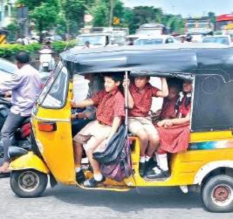 Overloaded autos put school kids at risk