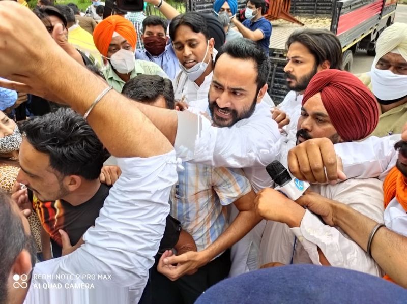 MLA Meet Hayer arrives to gherao CM's residence with para-athletes